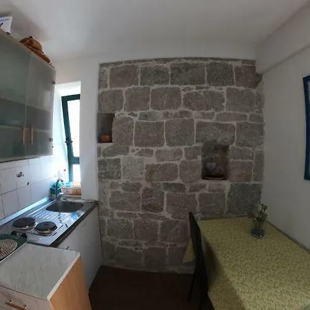 Nera Stone Apartment *